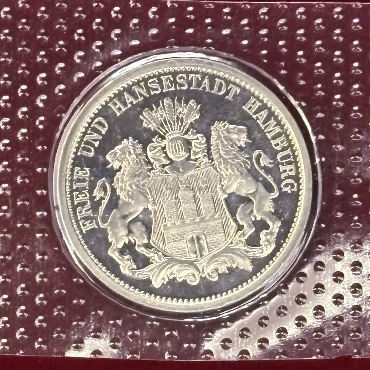 [Hamburg, Germany] Medal with Sailing Ship and Coat of Arms [C-0000773]