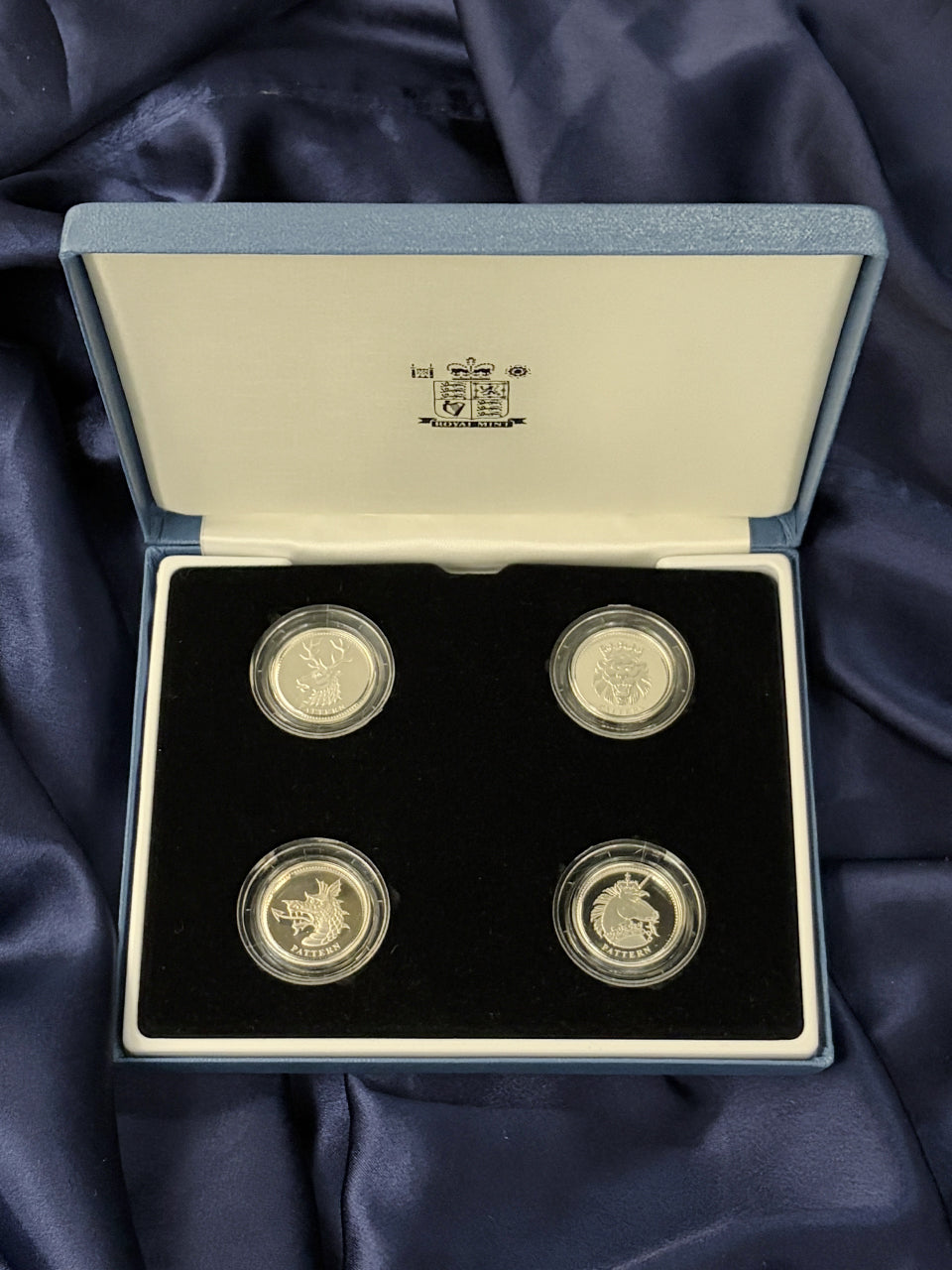 【イギリス】シルバーパターンセット 4枚組 2004［C-0000915］