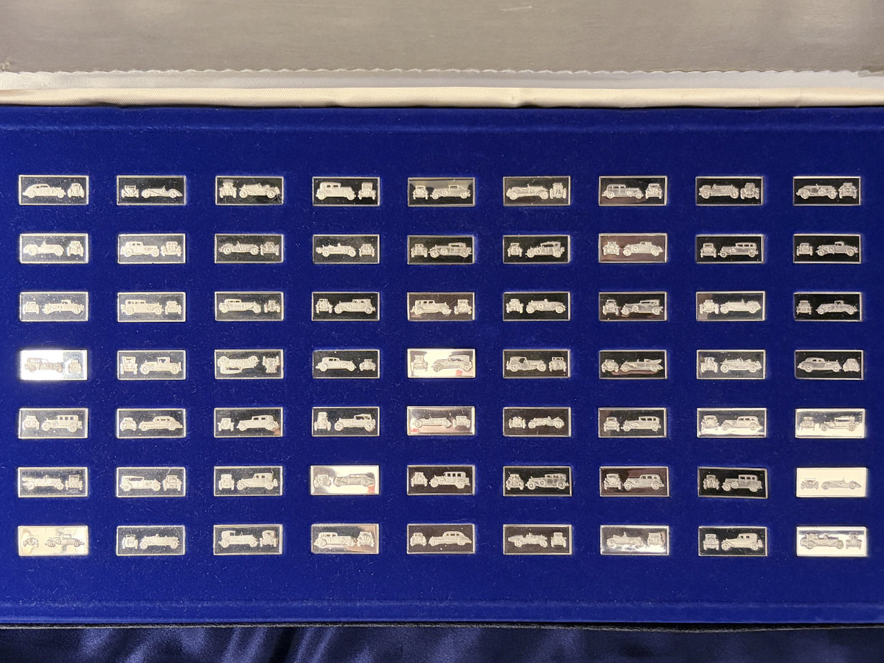 世界のクラシックカー シルバープレートセット 34枚組［C-0000953］