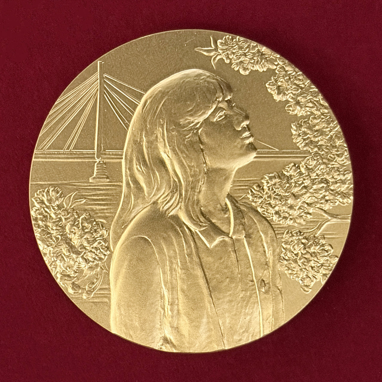 [Japan] 1985 Cherry Blossom Passing Through Commemorative Bronze Medal, Red Temari, 1985 [C-0000403]