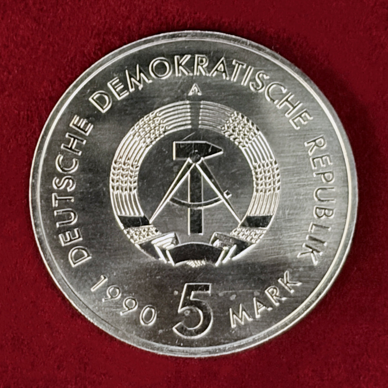 【東ドイツ】郵便事業500周年記念 5マルク ニッケル黄銅貨 1990［C-0001070］