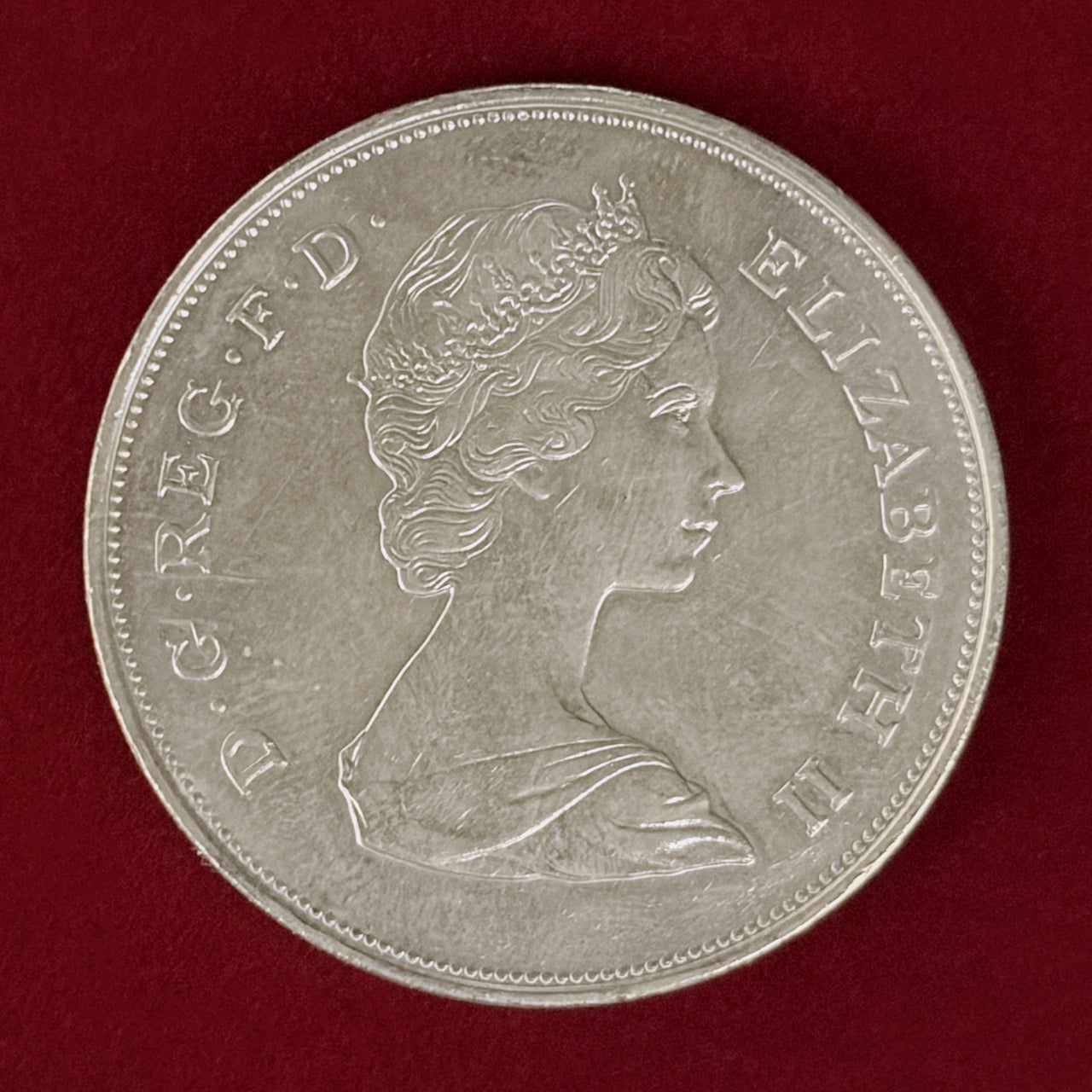 イギリス】チャールズ皇太子殿下ご成婚記念 クラウン 白銅貨 1981［C