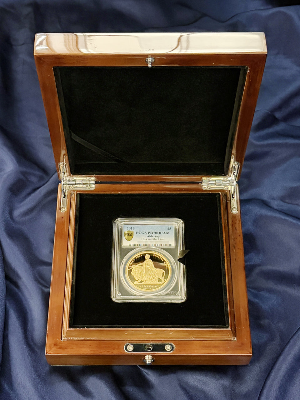 【オルダニー島】ウナ＆ライオン 5ポンド 金貨 プルーフ 2019 PCGS PR70DCAM［F-0000005］