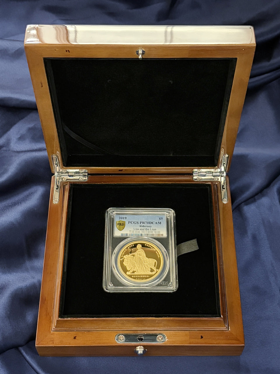 オルダニー島】ウナ＆ライオン 5ポンド 金貨 プルーフ 2019 PCGS