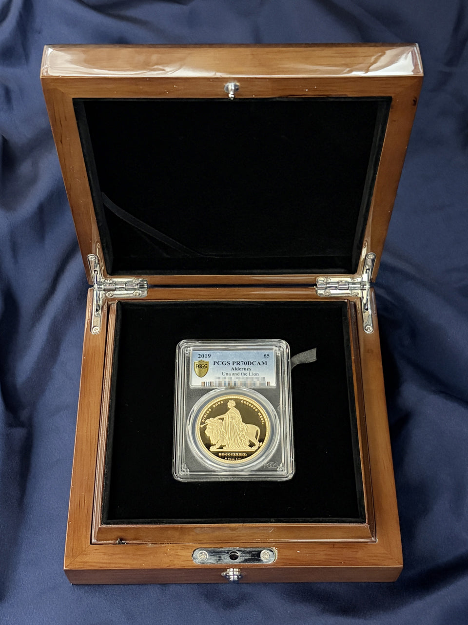 オルダニー島】ウナ＆ライオン 5ポンド 金貨 プルーフ 2019 PCGS